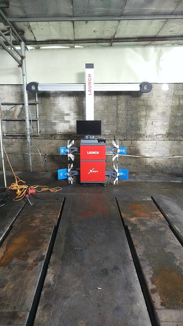 LAUN CH ターンテーブル式3D高精度自動車修理ホイール - Wheel Alignment Machine のレビューと価格