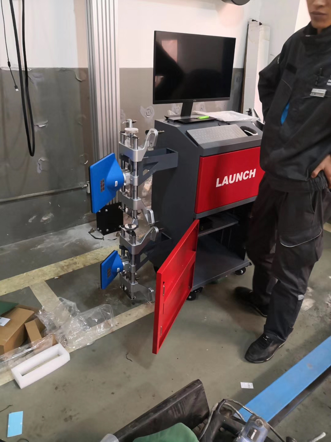 LAUN CH ターンテーブル式3D高精度自動車修理ホイール - Wheel Alignment Machine のレビューと価格